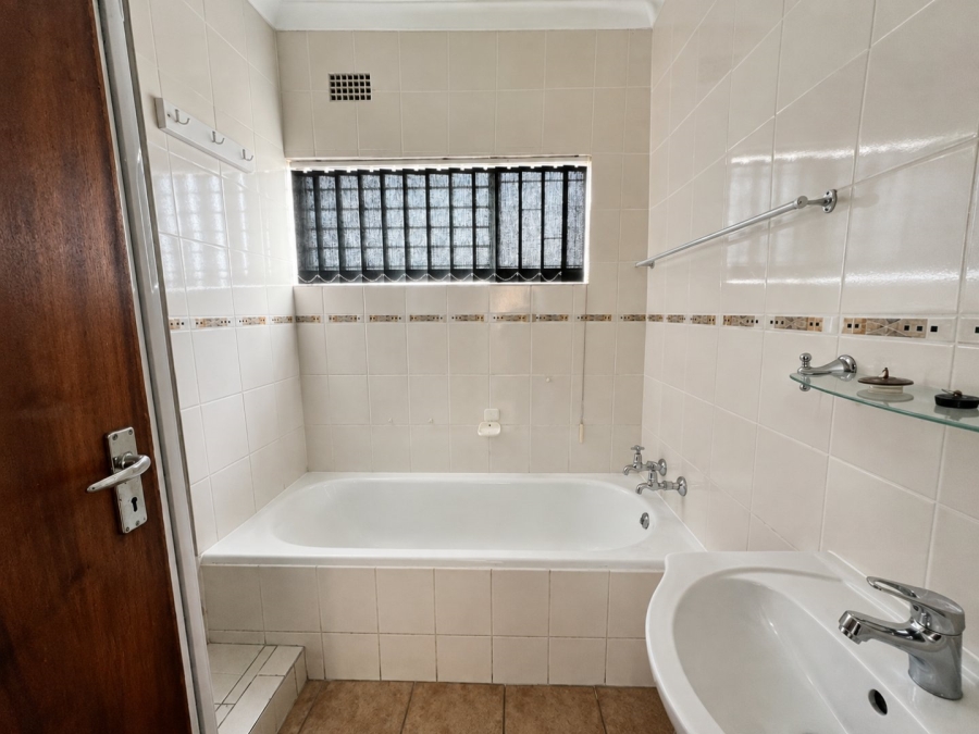3 Bedroom Property for Sale in Roodia Free State
